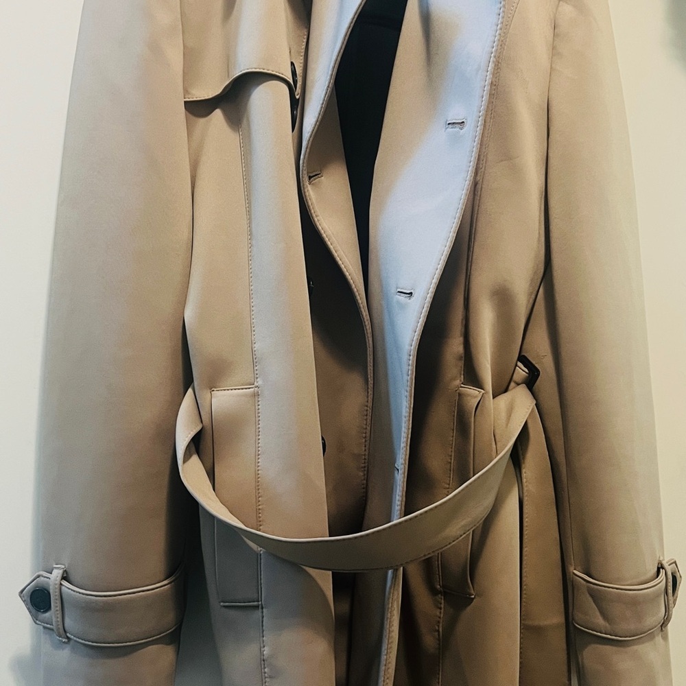 Zara Cream Trench Coat with Belt and Wide Lapels